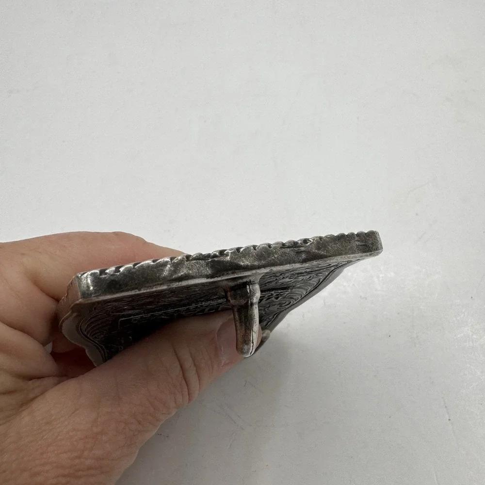 Montana Silversmiths waving american